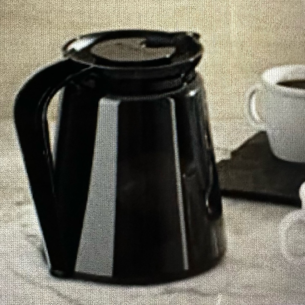 KEURIG HOT 2.0 carafe 4 cup capacity